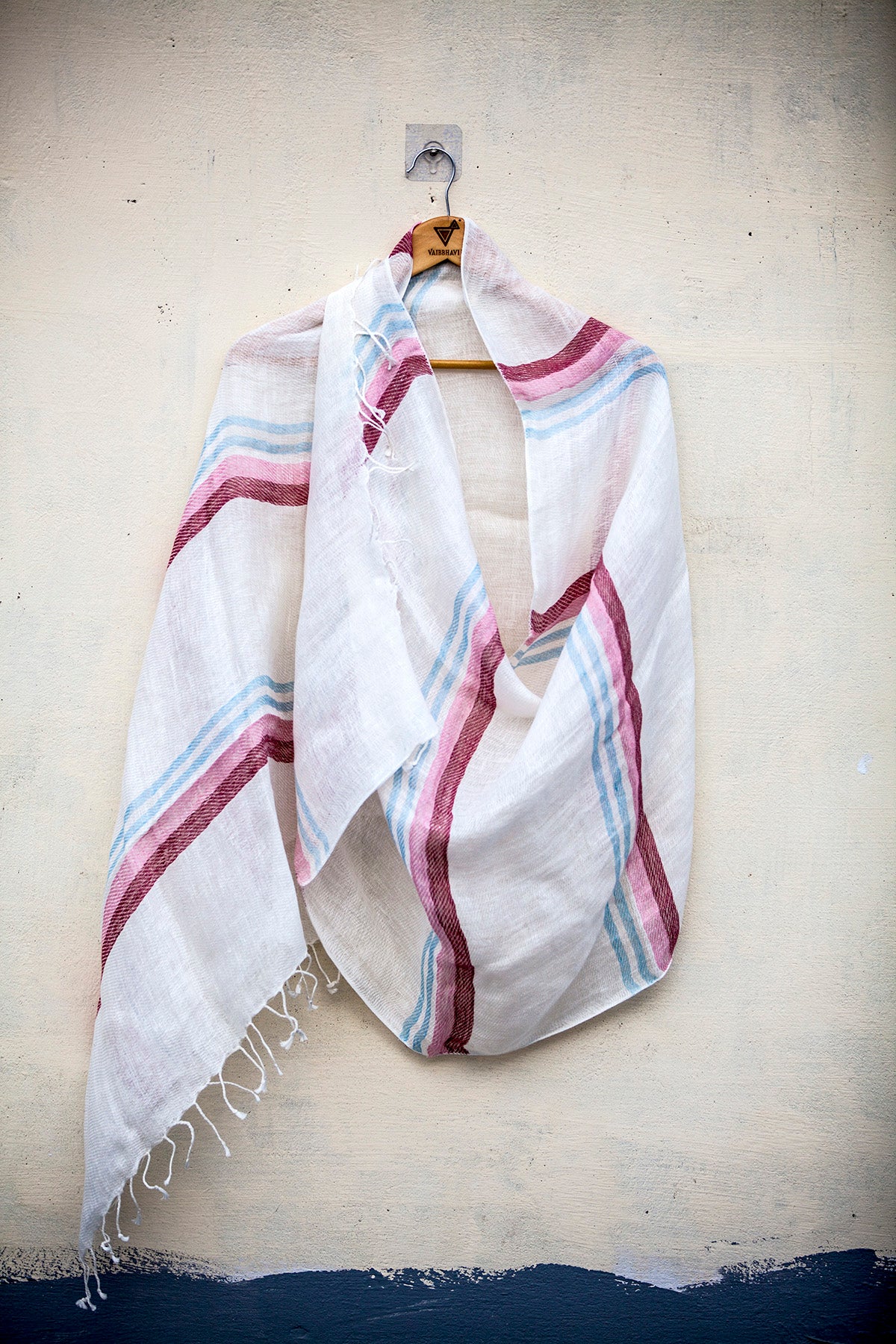 Nila Gulabi Linen Stole